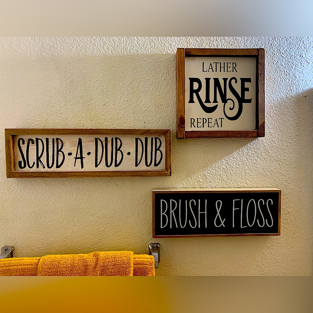 Bathroom wall decor